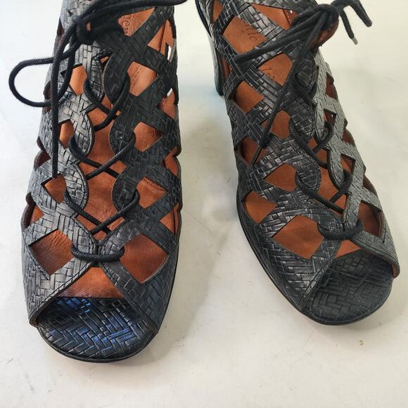 Gentle Souls Okey Dokey Lace-up Sandals 10M Black Leather Gladiator Caged Heel - Picture 3 of 7